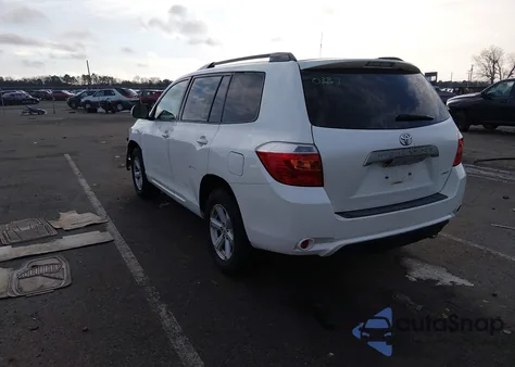 2010 Toyota Highlander Base V6 z USA, uszkodzony, nr VIN 5TDBK3EH8AS025293